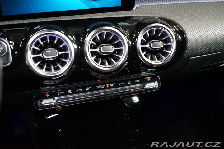 Mercedes-Benz A 180d*LED*ZÁRUKA*CAMERA* 2021