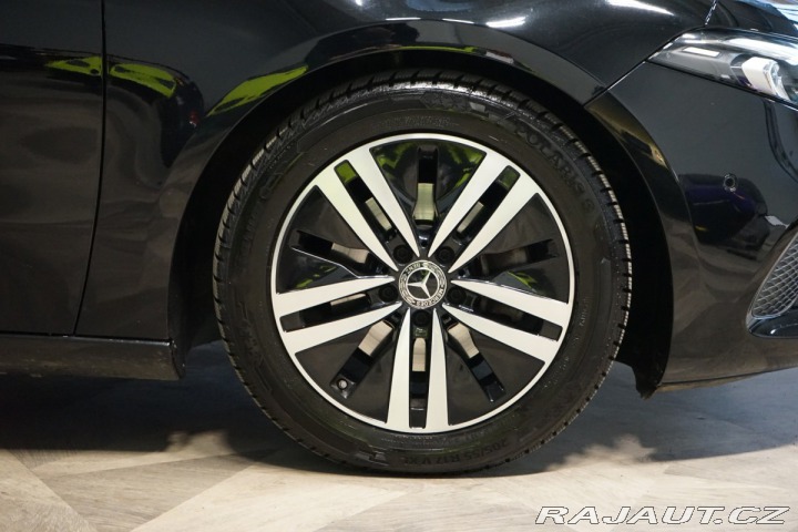 Mercedes-Benz A 180d*LED*ZÁRUKA*CAMERA* 2021