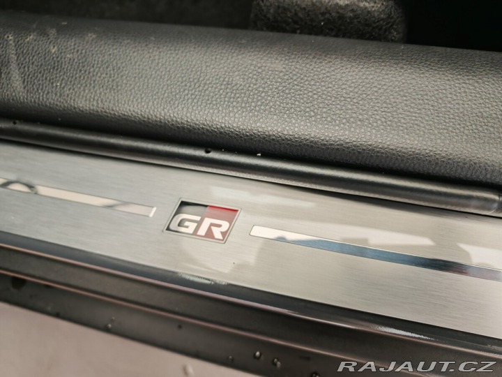 Toyota Yaris Cross 1.5 Hybrid GR SPORT + Tec 2025