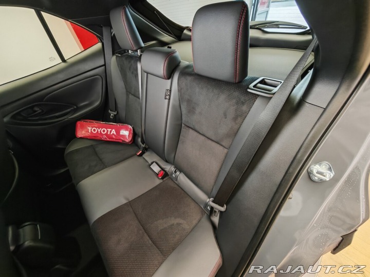 Toyota Yaris Cross 1.5 Hybrid GR SPORT + Tec 2025