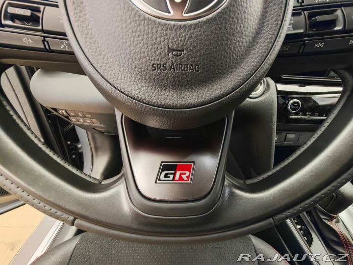 Toyota Yaris Cross 1.5 Hybrid GR SPORT + Tec 2025