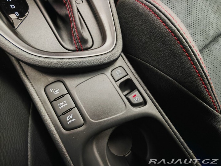 Toyota Yaris Cross 1.5 Hybrid GR SPORT + Tec 2025