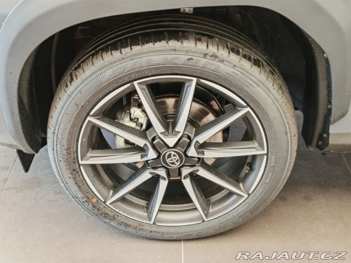 Toyota Yaris Cross 1.5 Hybrid GR SPORT + Tec 2025