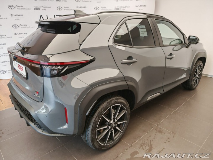 Toyota Yaris Cross 1.5 Hybrid GR SPORT + Tec 2025