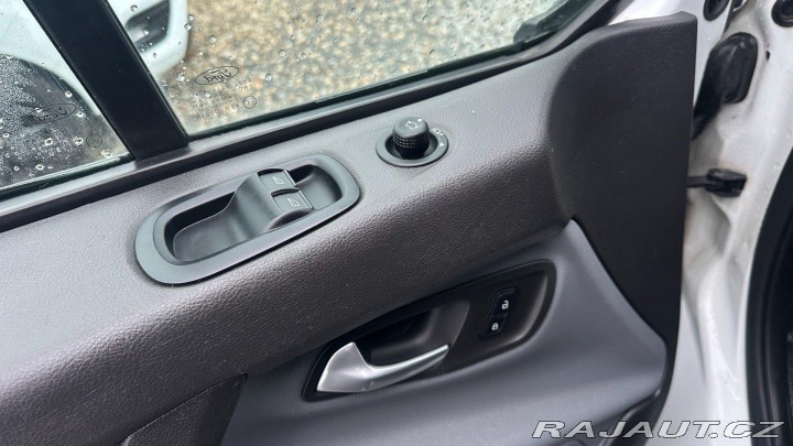 Ford Transit Custom 2.2TDCI 92kW REZERVOVANO 2015