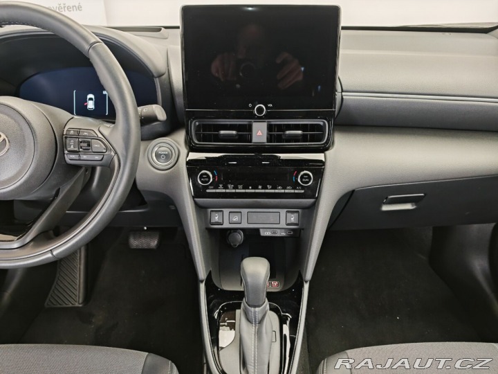 Toyota Yaris 1.5 Hybrid130 eCVT AWD Pr 2025