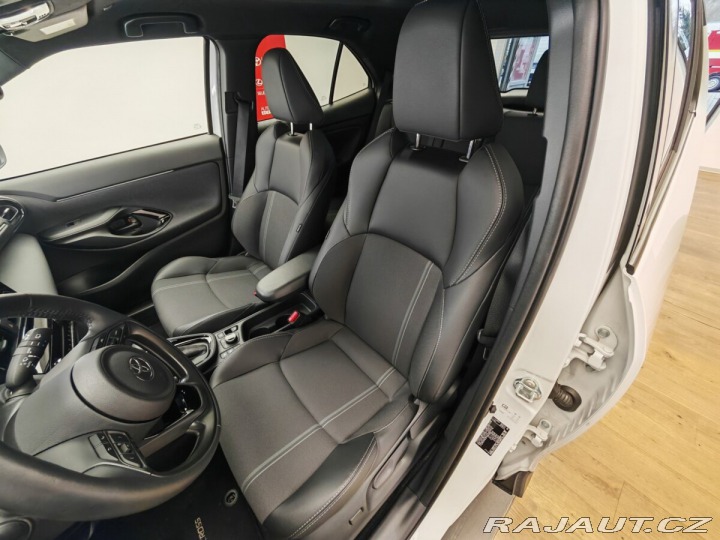 Toyota Yaris 1.5 Hybrid130 eCVT AWD Pr 2025