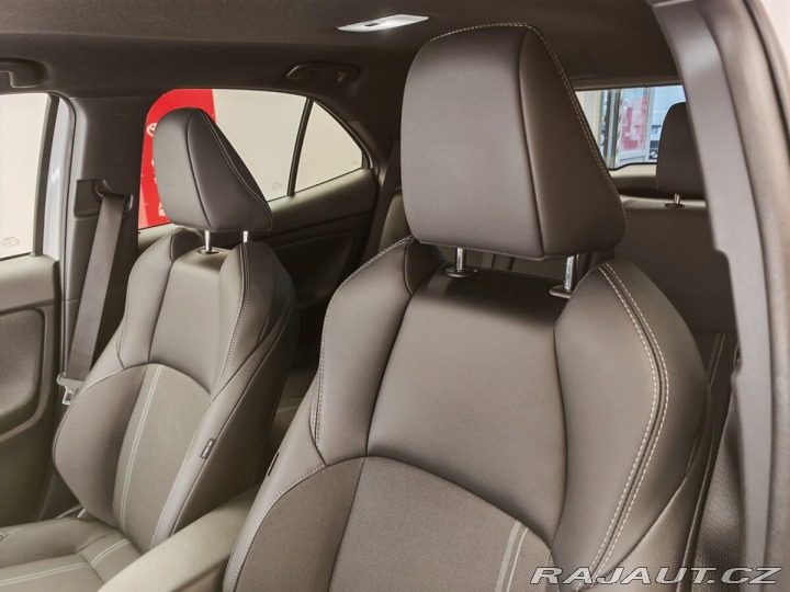 Toyota Yaris 1.5 Hybrid130 eCVT AWD Pr 2025