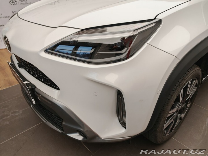 Toyota Yaris 1.5 Hybrid130 eCVT AWD Pr 2025