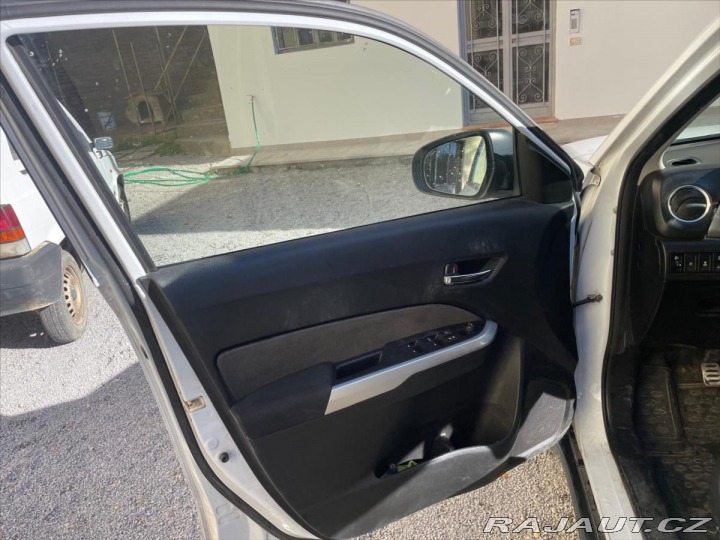 Suzuki Vitara 1,6 DDiS 88kw 4X4 Tažné, 2015