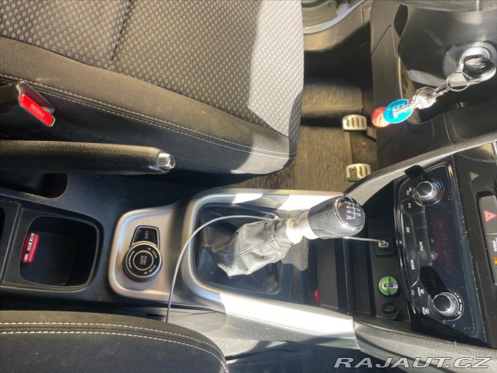 Suzuki Vitara 1,6 DDiS 88kw 4X4 Tažné, 2015