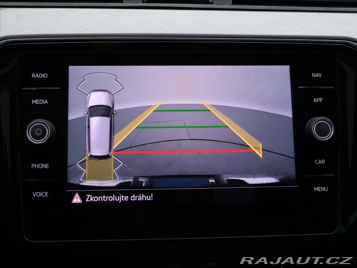 Volkswagen Passat 2,0 TDI 110kW DSG Matrix 2022