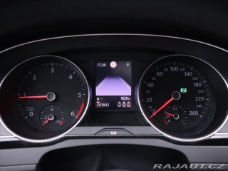 Volkswagen Passat 2,0 TDI 110kW DSG Matrix 2022