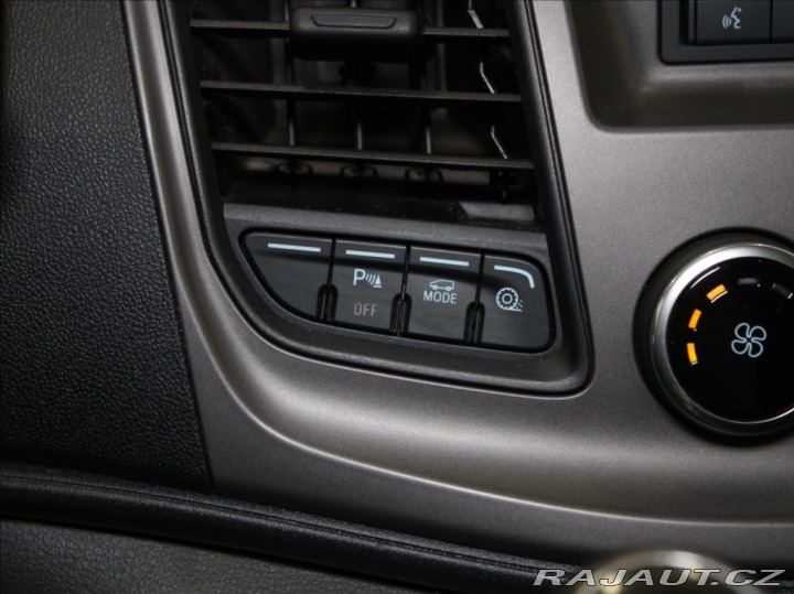 Ford Transit Custom 2,0 TDCi L2 6míst TAŽNÉ 9 2019