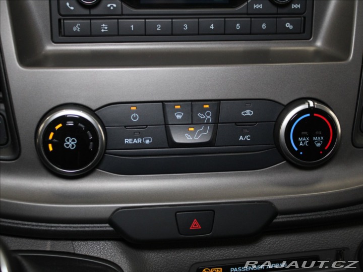 Ford Transit Custom 2,0 TDCi L2 6míst TAŽNÉ 9 2019