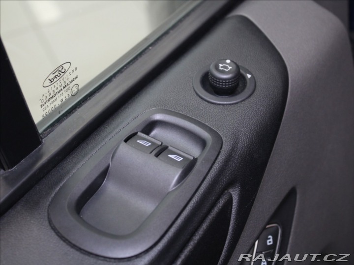 Ford Transit Custom 2,0 TDCi L2 6míst TAŽNÉ 9 2019