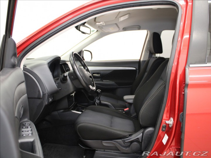 Mitsubishi Outlander 2,0 MIVEC Intense LPG Taž 2017