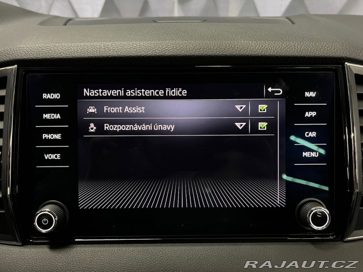 Škoda Karoq 1.5 TSI DSG STYLE, EL. TA 2022