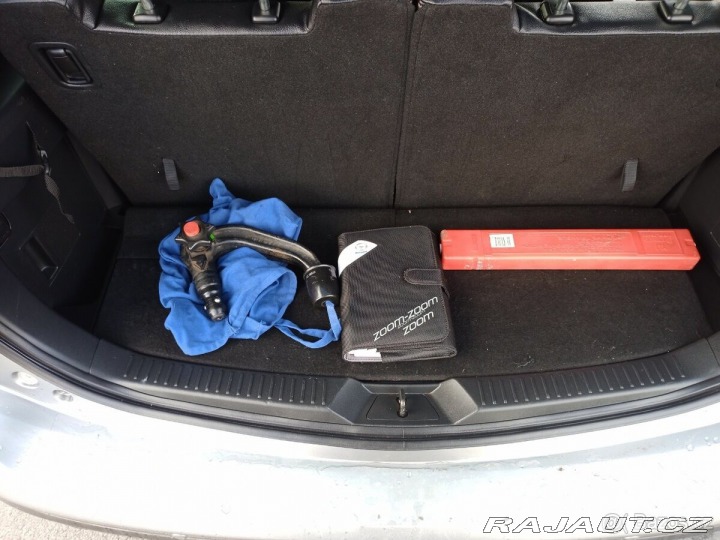 Mazda 5 2,0 DISI 7MÍST TEMPOM 2011