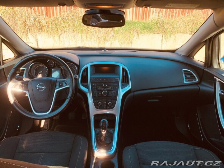 Opel Astra 2,0 J SPORTS TOURER 2011