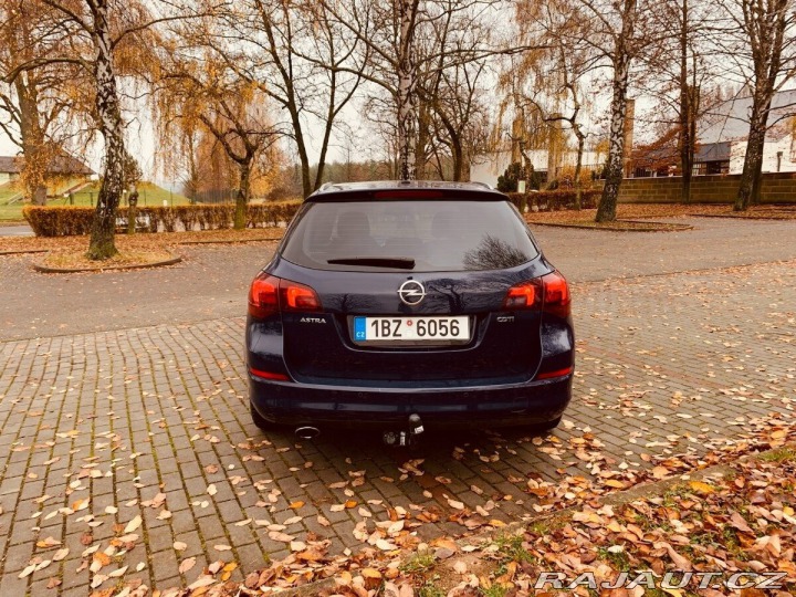 Opel Astra 2,0 J SPORTS TOURER 2011