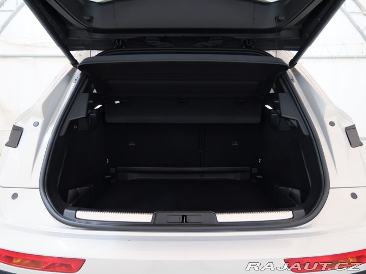 Ostatní značky Ostatní modely DS Automobiles DS7 Crossback 1.5BlueHDi,CZ,1Maj,ETOILE 1800