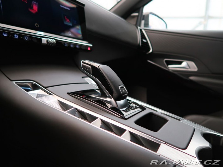 Ostatní značky Ostatní modely DS Automobiles DS7 Crossback 1.5BlueHDi,CZ,1Maj,ETOILE 1800