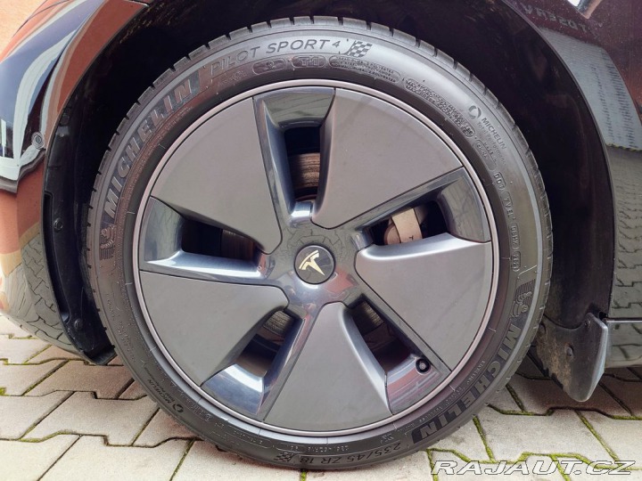 Tesla Model 3 Standard Range Plus 239 k 2021