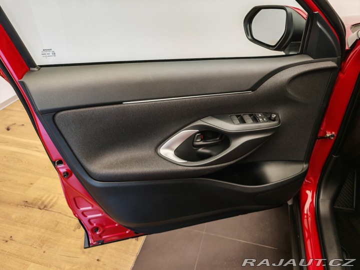 Toyota Yaris 1.5 Hybrid eCVT Comfort 4 2025