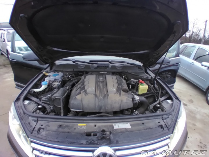 Volkswagen Touareg R-LINE 3.0 TDI V6 BMT DPH 2017
