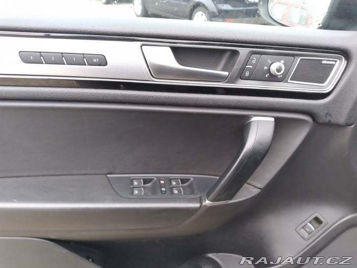 Volkswagen Touareg R-LINE 3.0 TDI V6 BMT DPH 2017