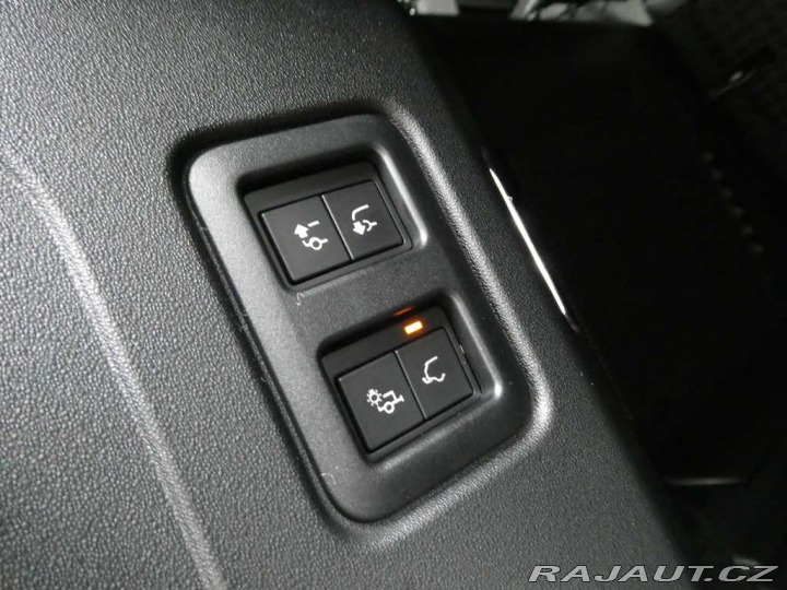 Land Rover Defender 110 3,0 TROPHY EDITION D3 2025