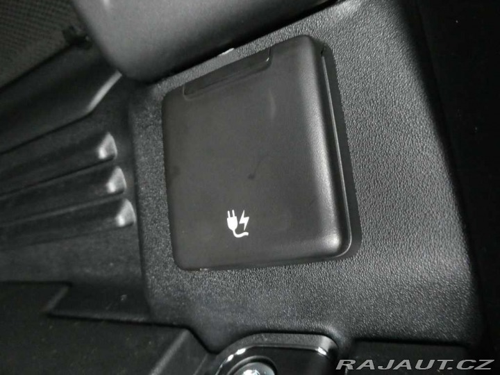 Land Rover Defender 110 3,0 TROPHY EDITION D3 2025