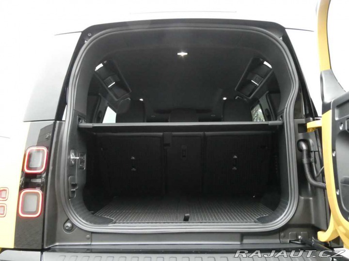 Land Rover Defender 110 3,0 TROPHY EDITION D3 2026