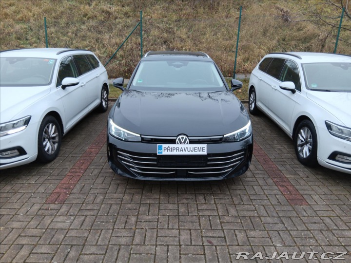Volkswagen Passat 2,0 TDi 110kW DSG Eleganc 2025