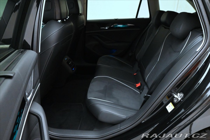 Volkswagen Passat 2,0 TDI 110 kW DSG Elegan 2025