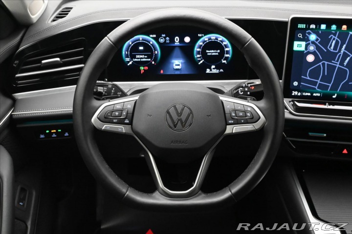 Volkswagen Passat 2,0 TDI 110 kW DSG Elegan 2025