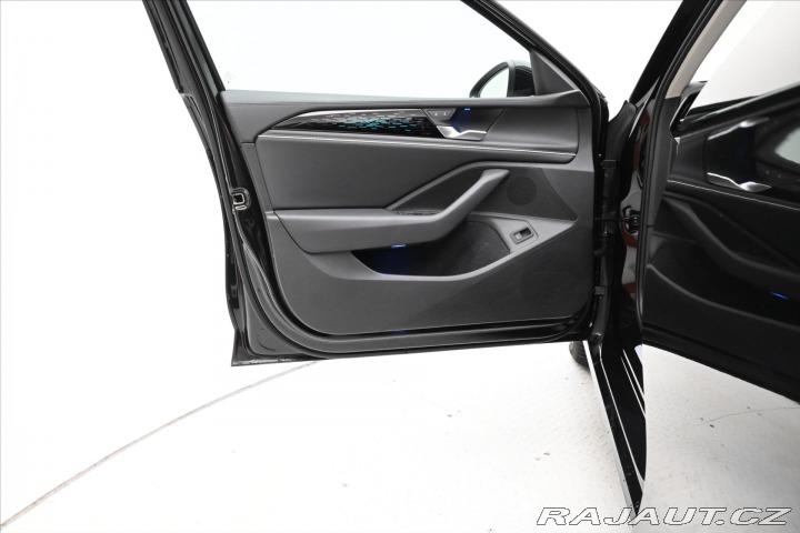 Volkswagen Passat 2,0 TDI 110 kW DSG Elegan 2025