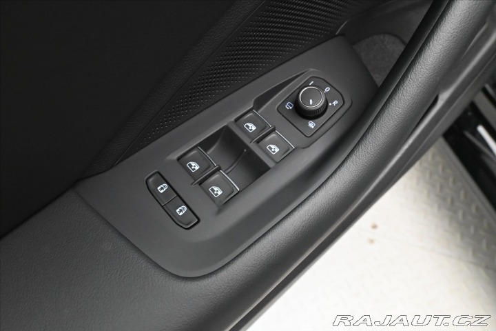 Volkswagen Passat 2,0 TDI 110 kW DSG Elegan 2025