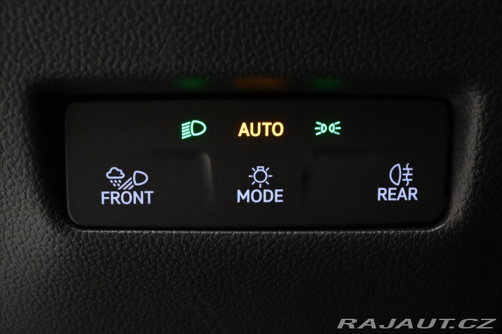 Volkswagen Passat 2,0 TDI 110 kW DSG Elegan 2025