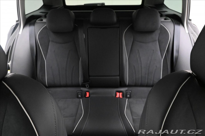 Volkswagen Passat 2,0 TDI 110 kW DSG Elegan 2025