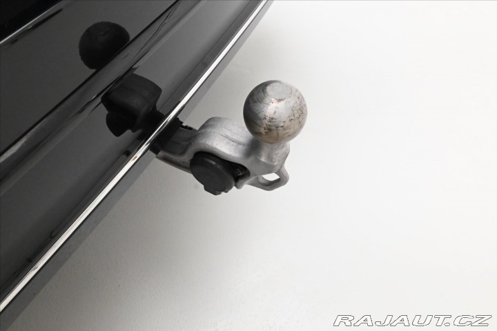 Volkswagen Passat 2,0 TDI 110 kW DSG Elegan 2025