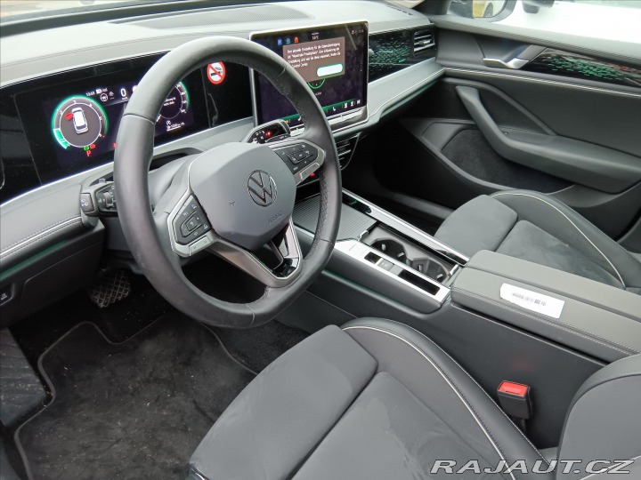 Volkswagen Passat 2,0 TDi 110kW DSG Eleganc 2025