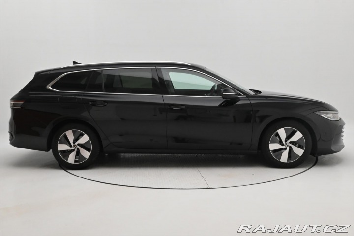 Volkswagen Passat 2,0 TDI 110 kW DSG Elegan 2025