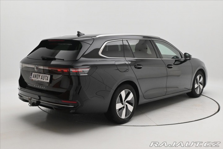 Volkswagen Passat 2,0 TDI 110 kW DSG Elegan 2025