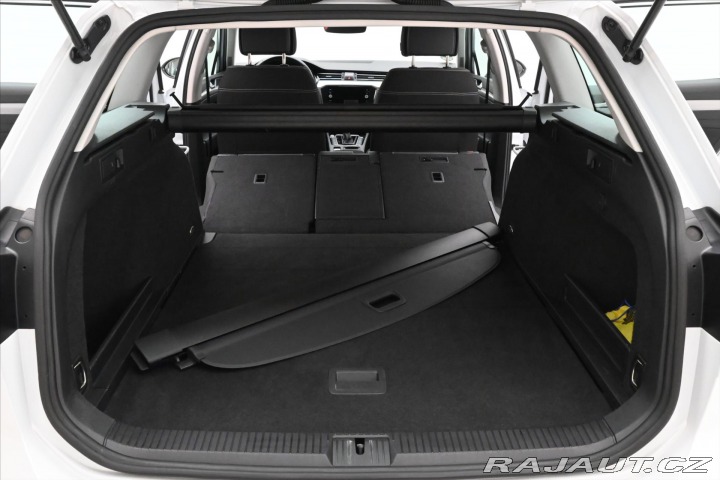 Volkswagen Passat 2,0 TDI 110 kW DSG Busine 2022