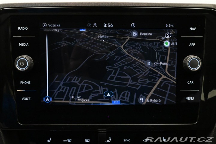 Volkswagen Passat 2,0 TDI 110 kW DSG Busine 2022