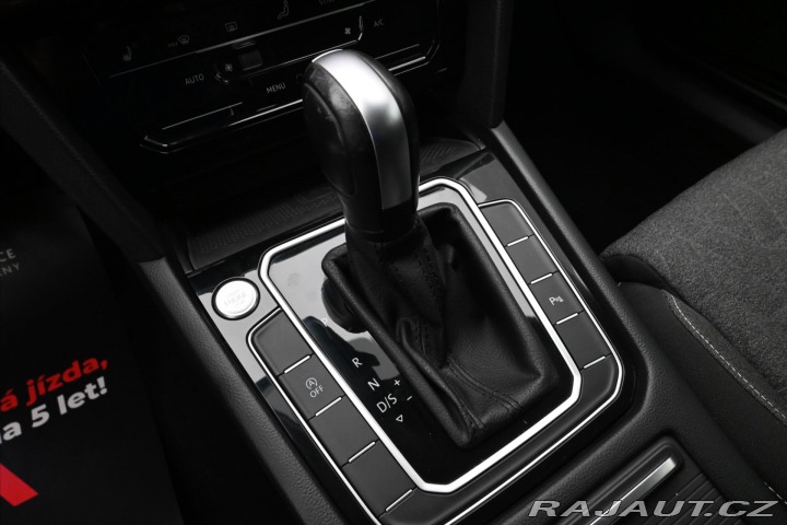 Volkswagen Passat 2,0 TDI 110 kW DSG Busine 2022