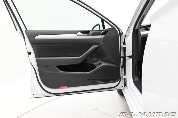 Volkswagen Passat 2,0 TDI 110 kW DSG Busine 2022