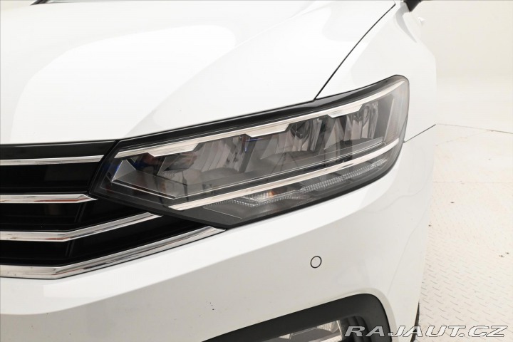 Volkswagen Passat 2,0 TDI 110 kW DSG Busine 2022